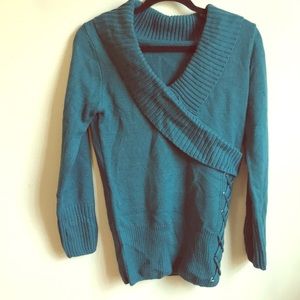 Tie side sweater